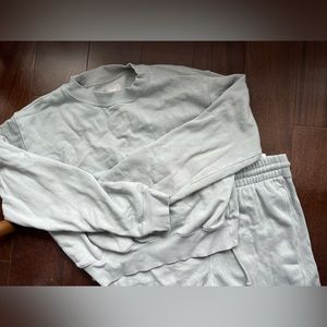 Aritzia TnA Cozy Fleece Boyfriend Sweatpants and Cropped Sweater